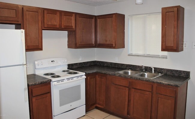 Building Photo - 5136 Westchase Ct