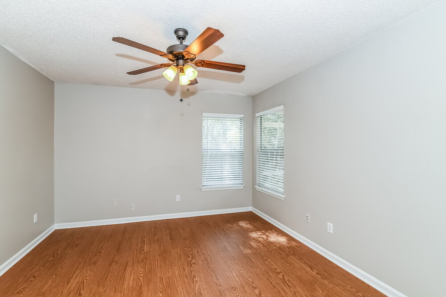 Building Photo - 3111 Wavering Ln