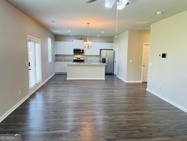 Building Photo - 19 White Spruce Wy