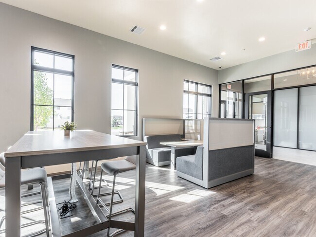 Building Photo - 9446 W Hiden Stream St