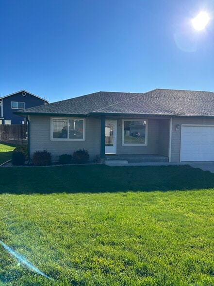 Building Photo - 4208A Nola Loop Rd