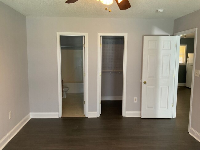 Building Photo - 3 Bedroom, 2 Bath Home For Rent In Sherrills Ford