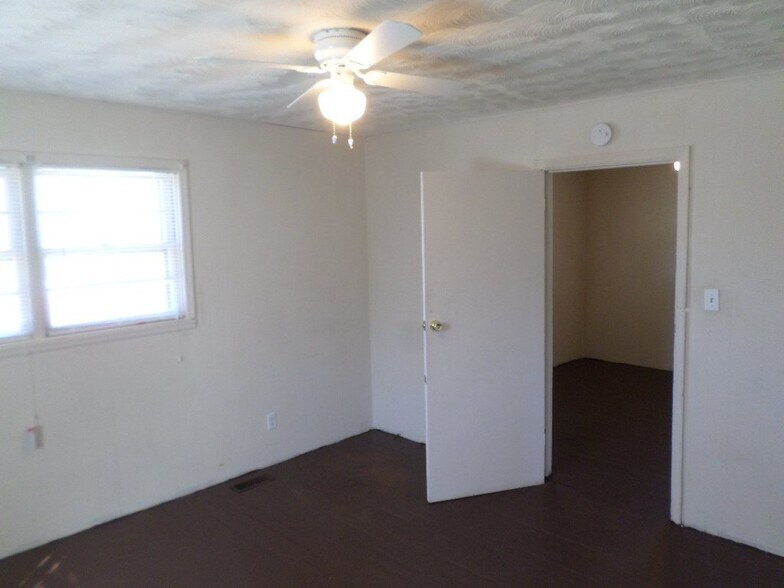 Building Photo - 535 Arkwright Dr