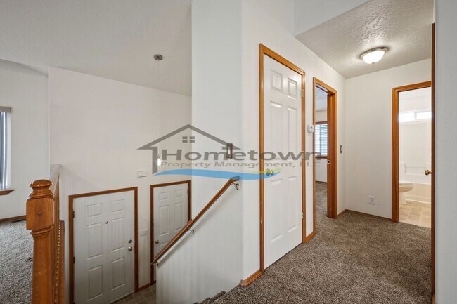 Building Photo - 433 N Brushwood Ct