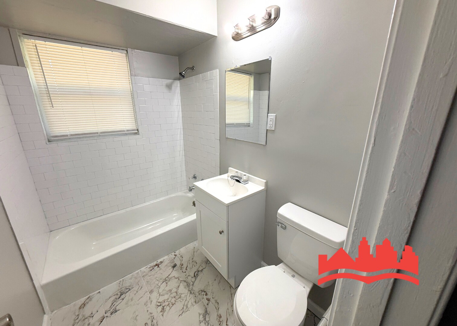 Building Photo - 890 W Marigold Ln