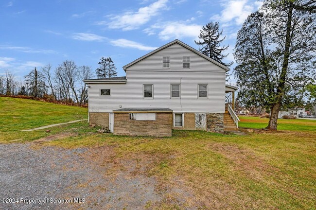 Building Photo - 1047 Drinker Turnpike