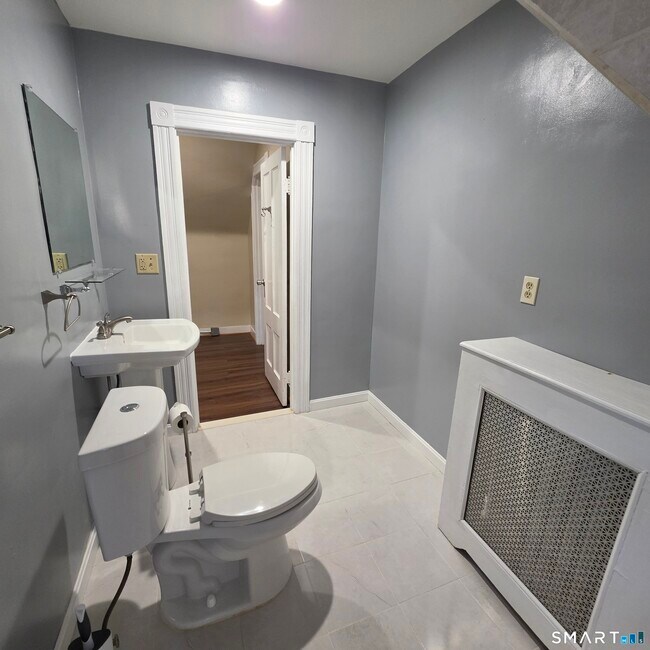 Building Photo - 142 Oakland Terrace