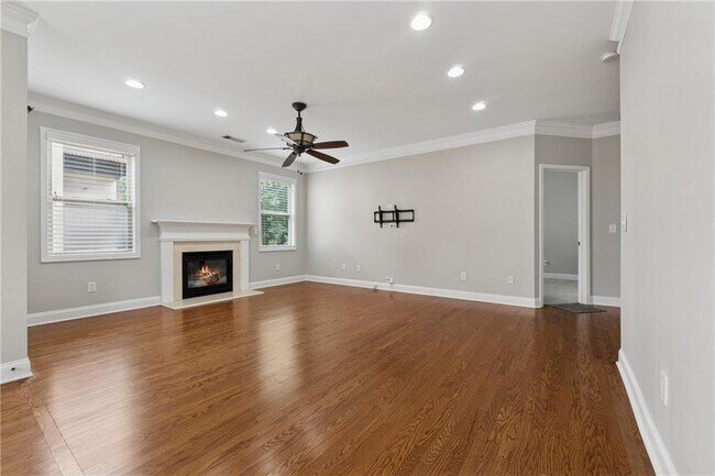 Building Photo - 3080 Whitfield Ave