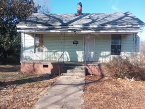 Building Photo - 2 Bedroom 1 Bathroom