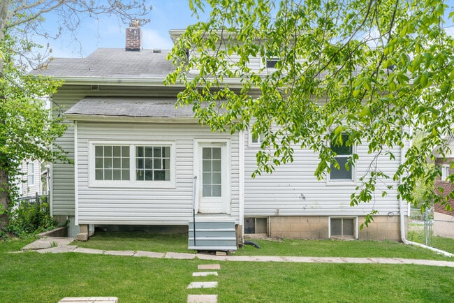 Building Photo - Fantastic 3bd/2ba home! Let yourself in!