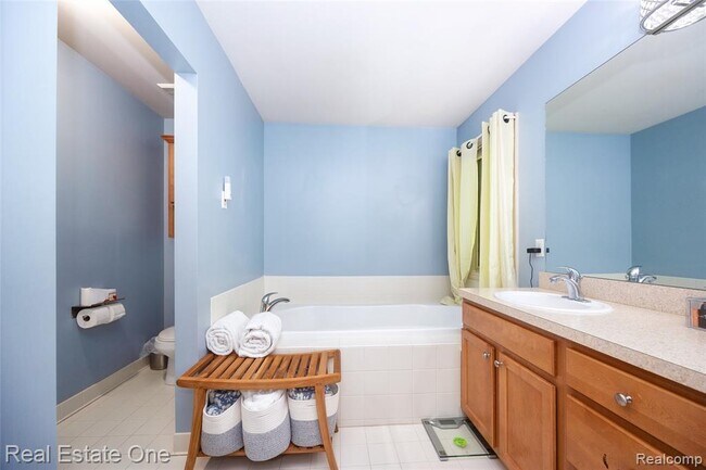 Building Photo - 3481 Castlewood Ct