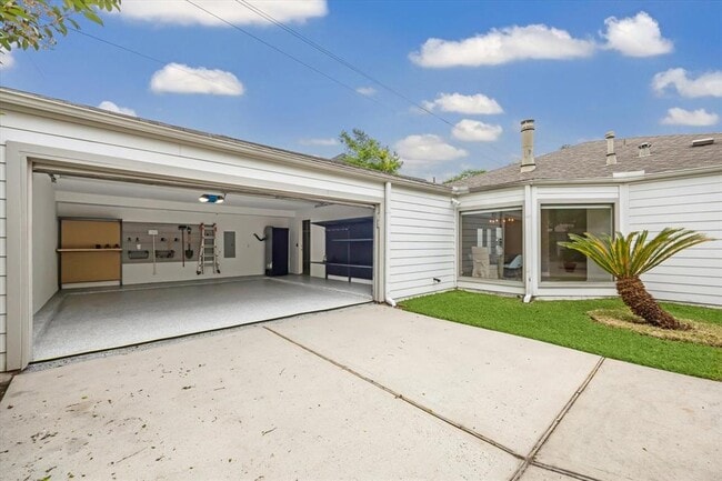 Building Photo - 625 Rancho Bauer Dr