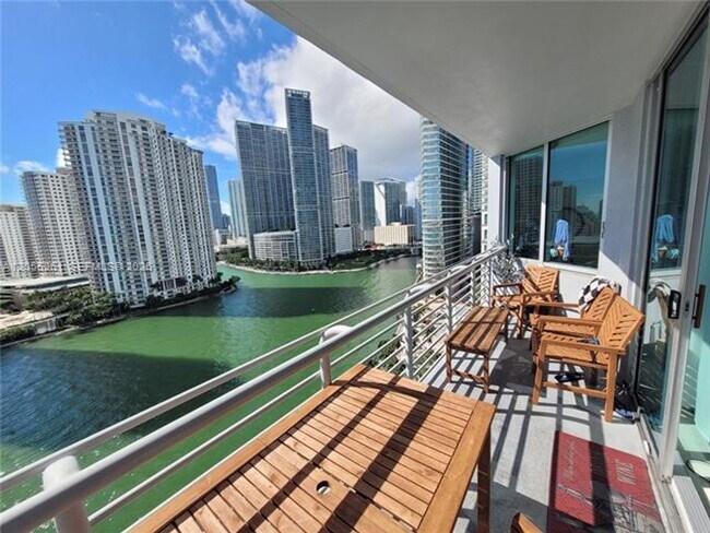 Building Photo - 325 S Biscayne Blvd