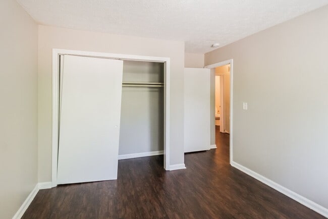 Building Photo - 819 Park Villa Way