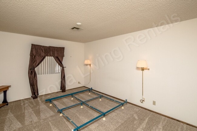 Building Photo - CENTRALLY LOCATED 1 BEDROOM CONDO