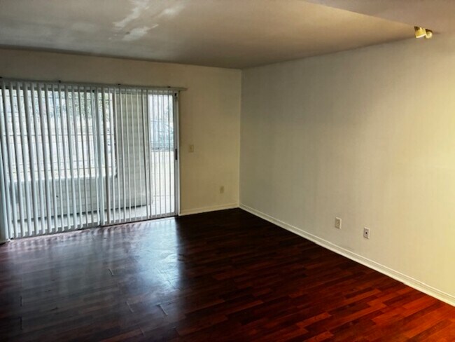 Building Photo - 111 E 1st St