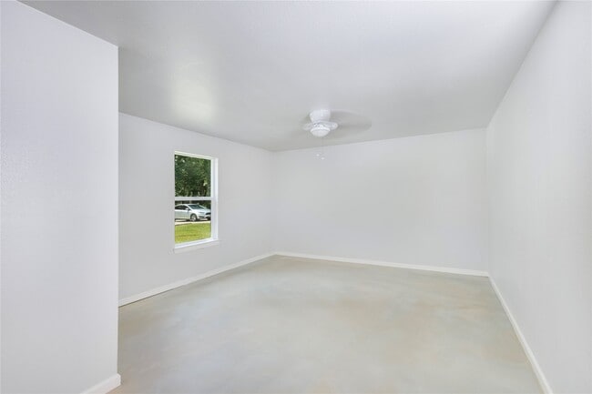 Building Photo - 634 Luke St