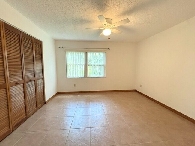 Building Photo - Cozy 2 Bedroom First Floor Condo!