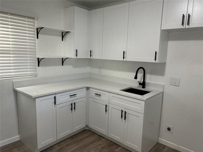 Building Photo - 21828 Virginia Dr