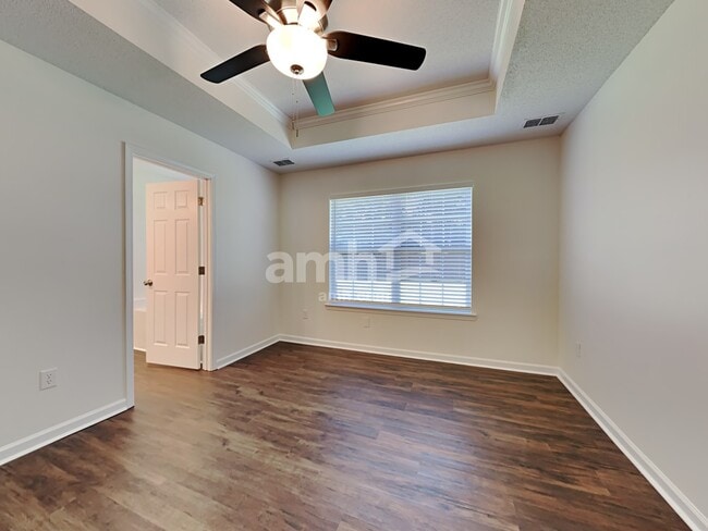 Building Photo - 61 Carlisle Ln