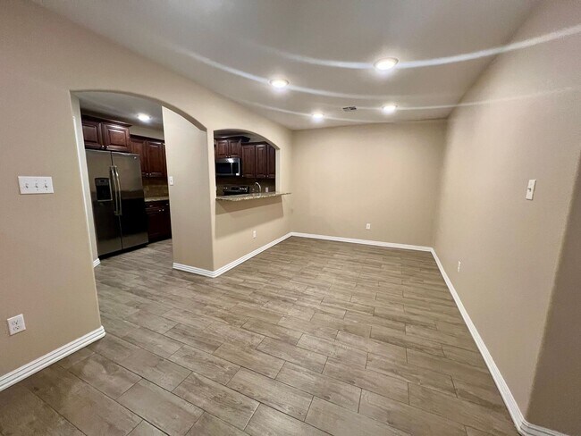 Building Photo - Beautiful 3B/2B Townhome in Chaffee Crossi...