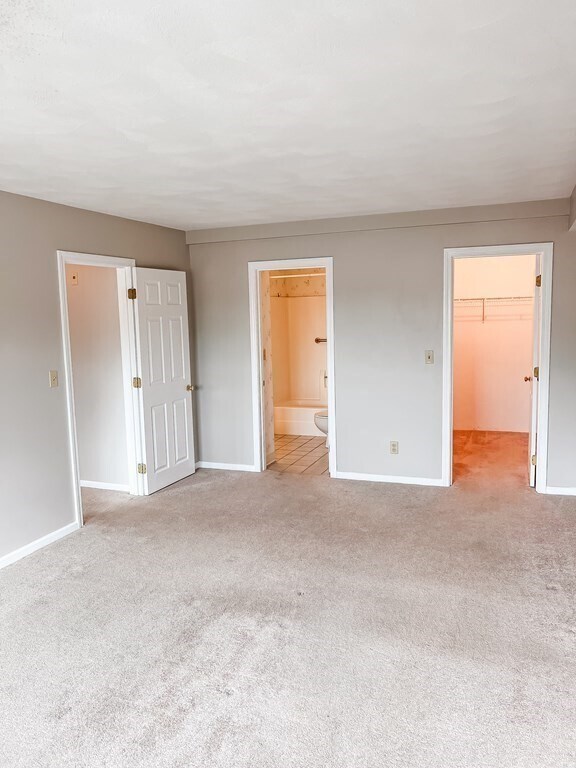 Building Photo - 68 N Washington St