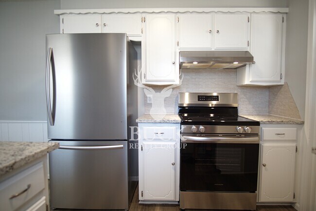 Building Photo - 505 Turtle Creek Dr