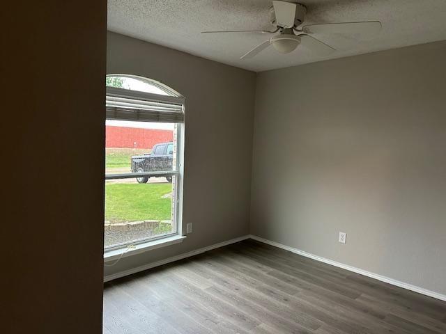 Building Photo - 2424 Rolling Ridge Dr