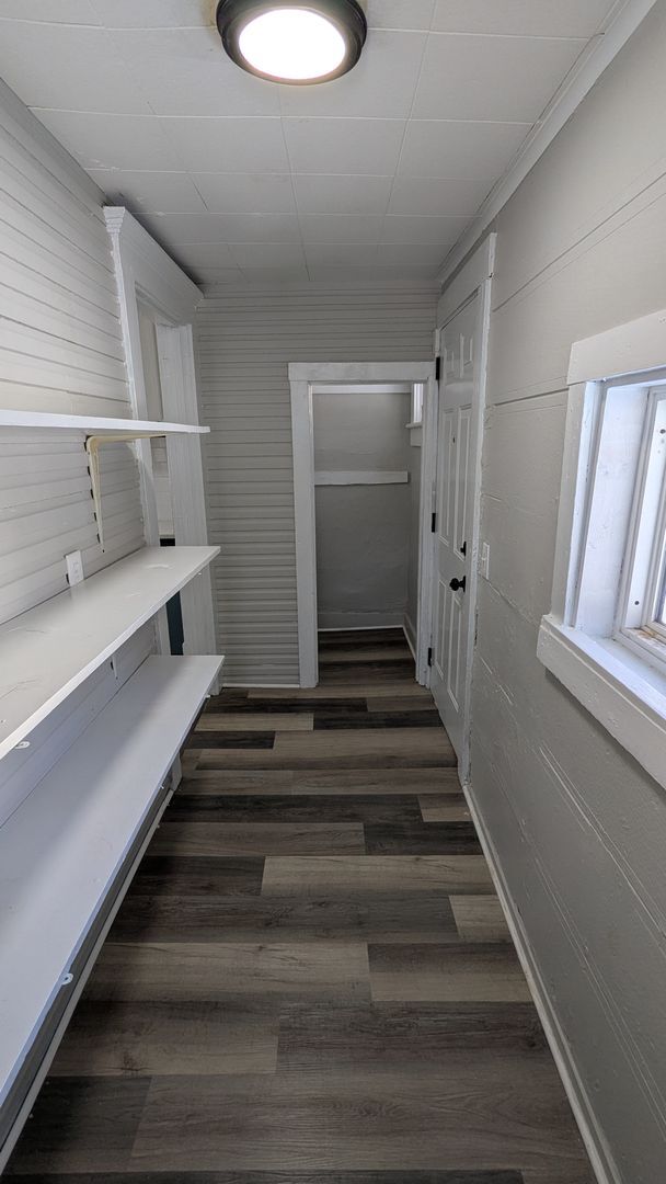 Building Photo - Welcome to this newly renovated, 3-bedroom home located in the heart of Akron