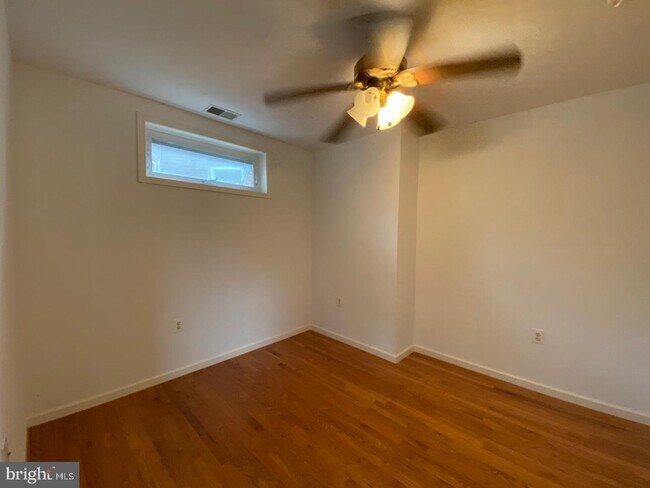 Building Photo - 4304 Lancaster Ave