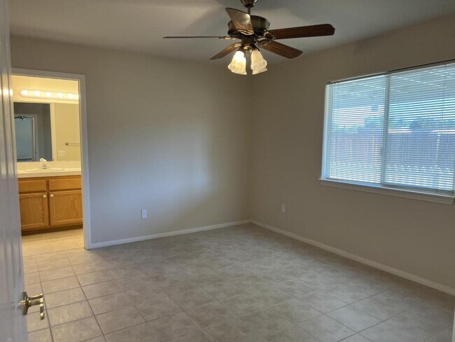 Building Photo - 25805 McLaughlin Rd