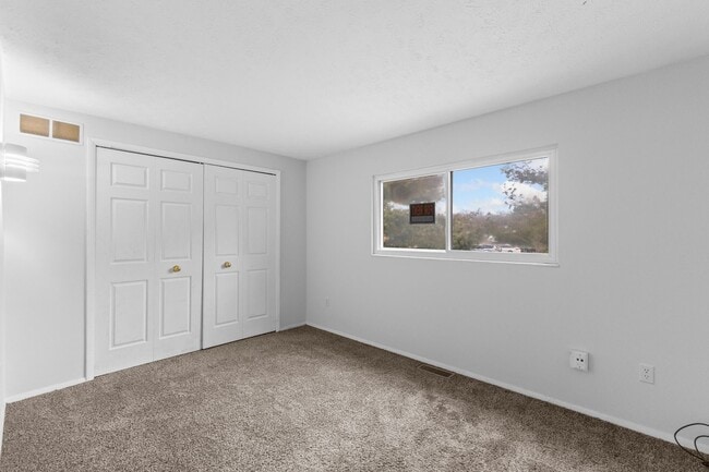 Building Photo - Spacious 3-Bedroom with Private Patio in Westerville