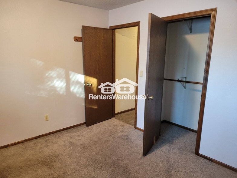 Building Photo - 1465 Cottonwood Rd