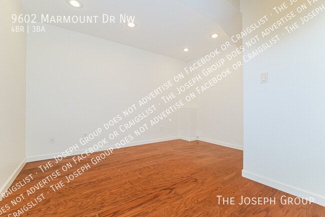 Building Photo - 9602 Marmount Dr NW