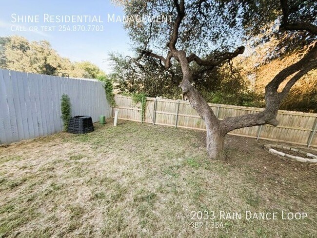 Building Photo - 2033 Rain Dance Loop