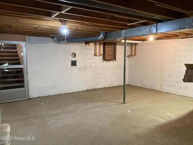 Building Photo - 11 Keyes St