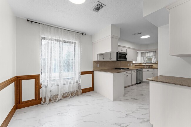 Building Photo - 110 Shadow Wood Dr