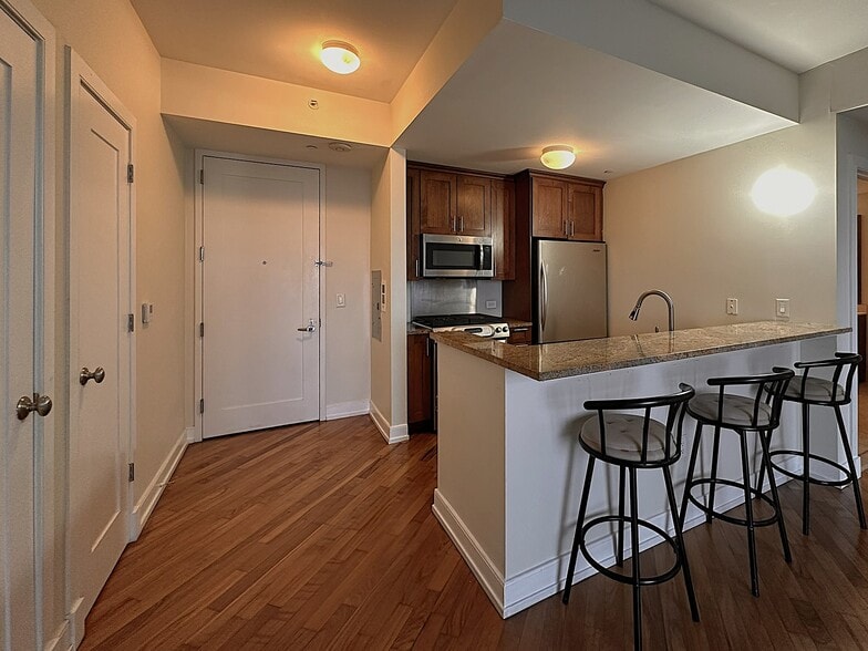 Building Photo - 105 Greene St