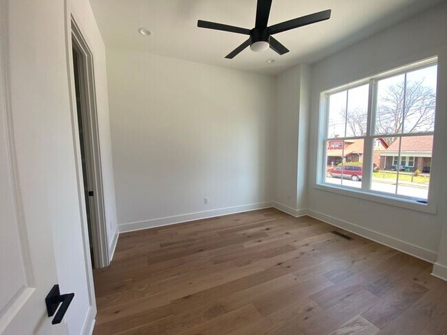 Building Photo - 4 Bed 3 Bath - 4 Min from Downtown - LAWN CARE INCLUDED