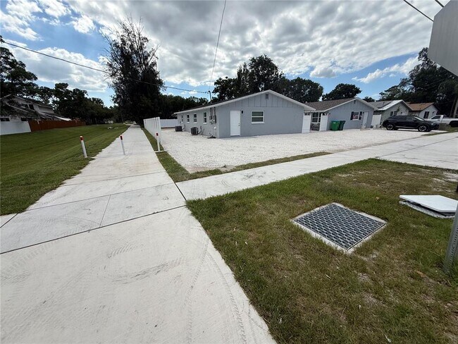 Building Photo - 15406 Avalon Ave