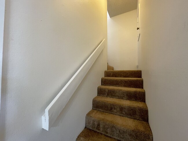 Building Photo - AVAILABLE NOW!! 2 Bedroom 2 Bathroom Condo...