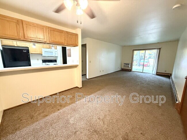 Building Photo - 2404 Independence Ln