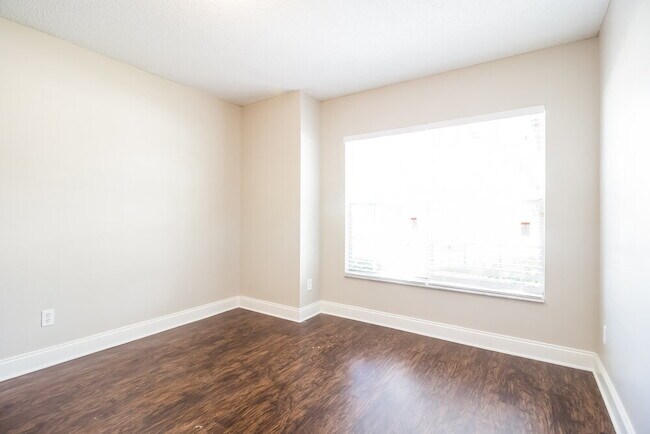 Building Photo - 10257 Winding Creek Ln