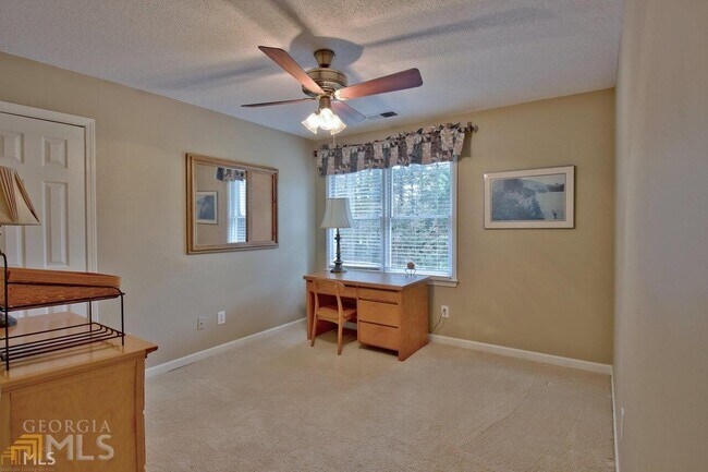 Building Photo - 404 Burgess Point
