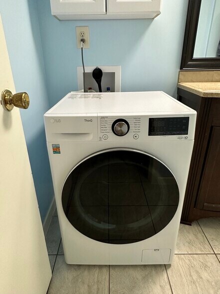 Building Photo - 1855 Poplar Woods Cir W