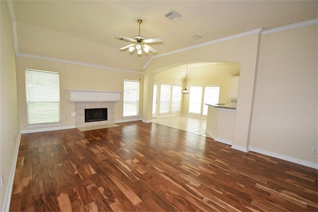 Building Photo - 12106 Laguna Pointe Ln
