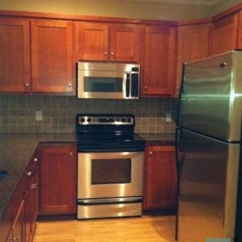 Building Photo - Immaculate Condo in The Flats of Woodlake! - Available August!