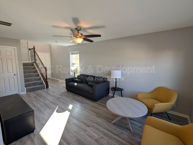 Building Photo - 646 Vine St