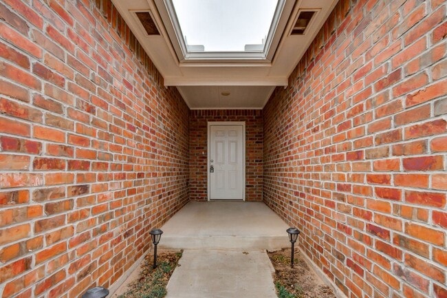 Building Photo - 3 Bed in Piedmont