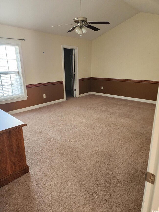 Building Photo - 176 Whispering Oaks Dr